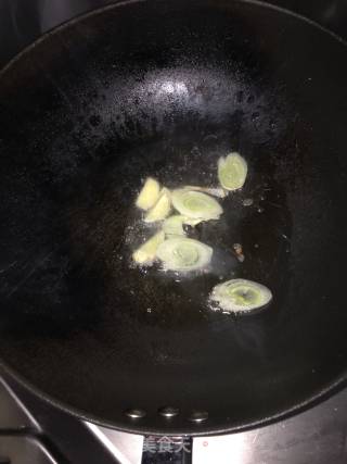 肉片炒花菜的做法步骤：2