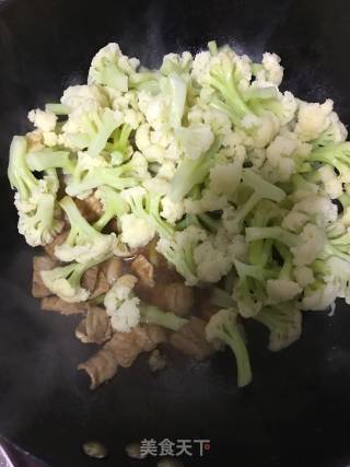 肉片炒花菜的做法步骤：5