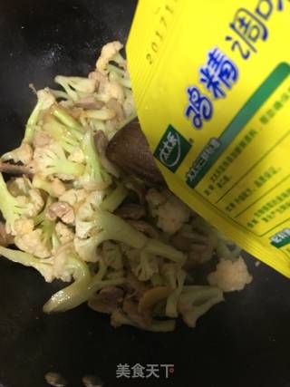 肉片炒花菜的做法步骤：7