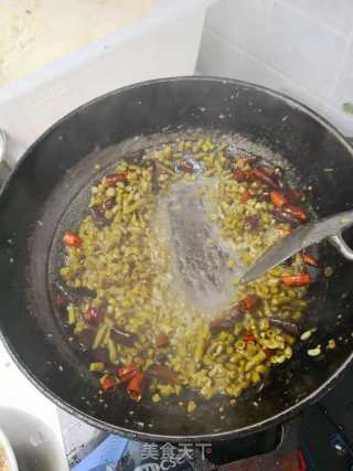 酸江豆炒肉沫——开芯苞谷的做法步骤：7