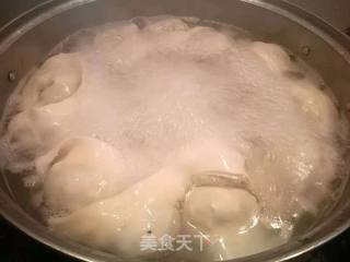 酸辣汤荠菜饺子的做法步骤：7