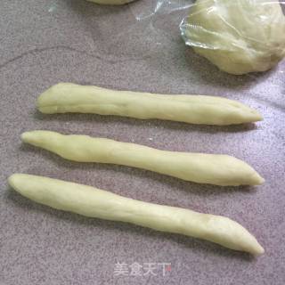 卡仕达辫子包的做法步骤：7
