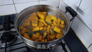 玉米焗南瓜的做法步骤：2