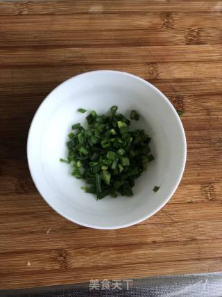 葱油饼的做法步骤：3