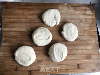 葱油饼的做法步骤：4