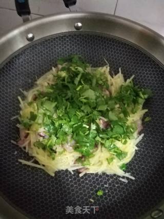 熏肉炒土豆丝的做法步骤：7