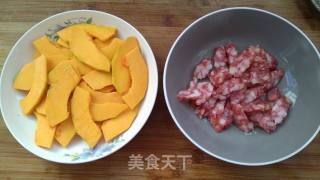 南瓜炒腊肠的做法步骤：2