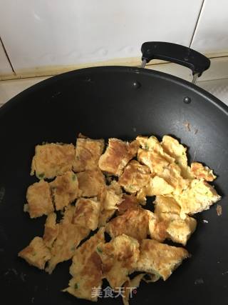 虾皮炒鸡蛋的做法步骤：6
