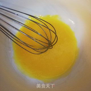 6寸戚风蛋糕（2个鸡蛋法）的做法步骤：2