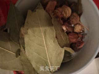 干锅鸭腿的做法步骤：4