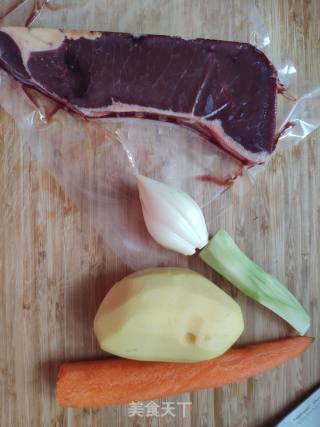 咖喱牛肉饭的做法步骤：1