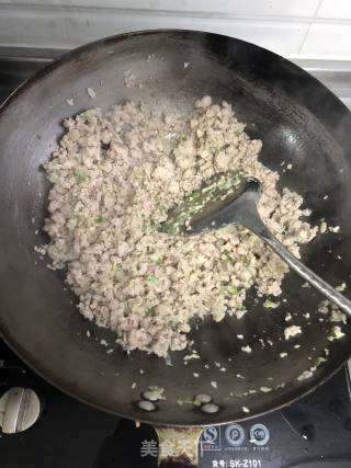 韭菜粉丝肉包的做法步骤：6