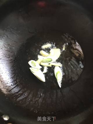 油豆腐烧油菜的做法步骤：1