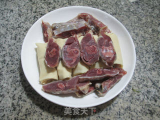 腊鸭腿蒸面结的做法步骤：4