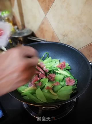 牛肉抄莴笋的做法步骤：4