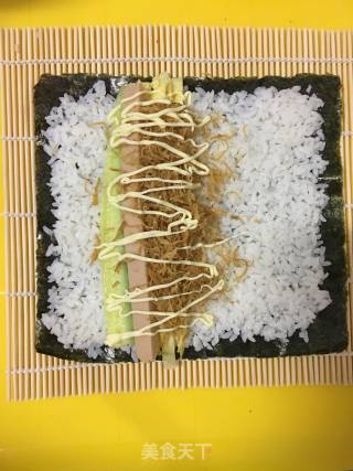 肉松沙拉寿司的做法步骤：7
