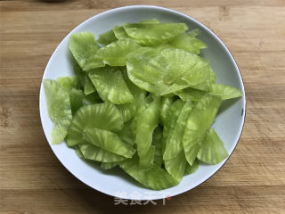 黑木耳莴笋肉片的做法步骤：2