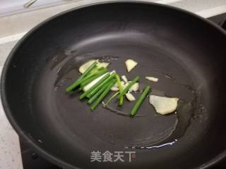 西兰花蒜炒虾仁的做法步骤：3