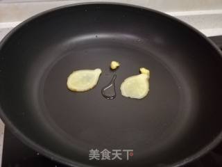 白灼花蛤的做法步骤：1
