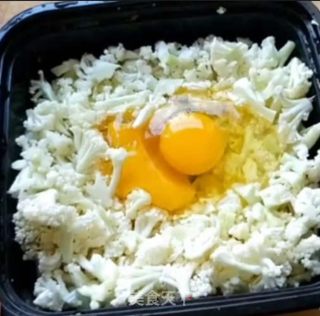 【花菜新做法】菜花还在炒着吃？这样做，孩子特爱吃又容易消化的做法步骤：1