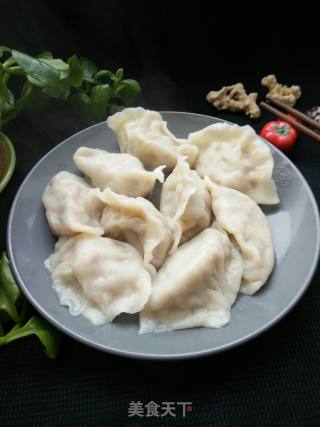 白菜猪肉水饺的做法步骤：1