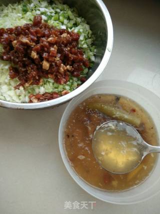 白菜猪肉水饺的做法步骤：7
