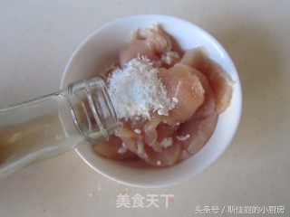木耳冬笋炒鸡片的做法步骤：2