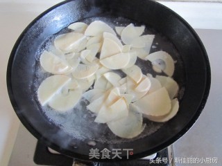 木耳冬笋炒鸡片的做法步骤：5