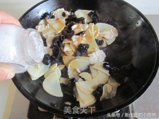 木耳冬笋炒鸡片的做法步骤：9