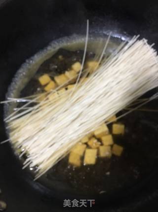 豆腐青菜热汤面的做法步骤：4