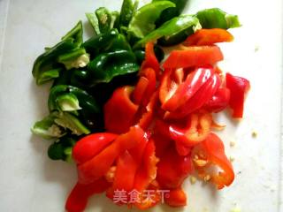 五花肉木耳炒豆腐的做法步骤：3