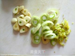 五花肉木耳炒豆腐的做法步骤：4