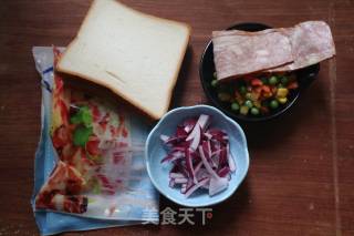 土司披萨的做法步骤：1