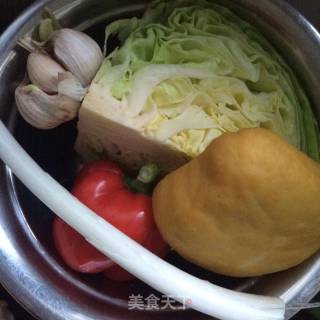 包菜炒香干的做法步骤：1