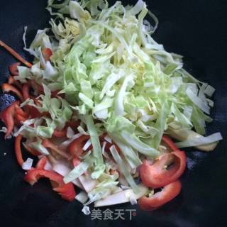包菜炒香干的做法步骤：5