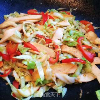 包菜炒香干的做法步骤：6
