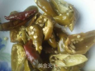 泡椒炒肥肠的做法步骤：2