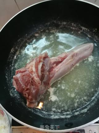 猪利炒酸菜的做法步骤：1