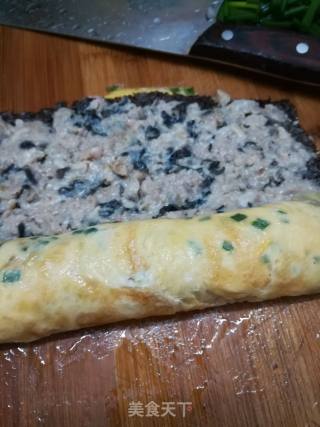 猪肉紫菜蛋皮卷的做法步骤：3