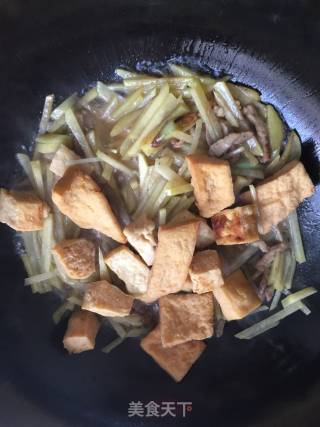 土豆烧油豆腐的做法步骤：9