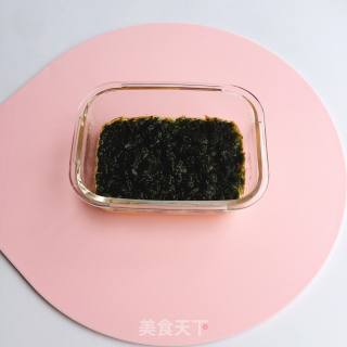 裙带菜鲜虾饭团的做法步骤：3