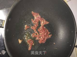 芦蒿炒肉丝的做法步骤：2