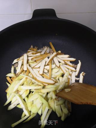 肉末茄条炒香干的做法步骤：5