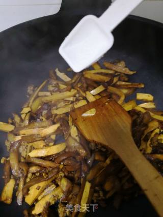 肉末茄条炒香干的做法步骤：8