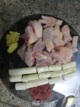 枸杞淮山鸡汤的做法步骤：1