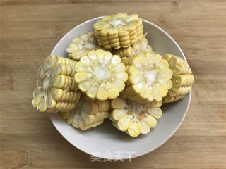 子排山药玉米煲的做法步骤：2