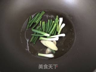 啤酒烧香菇土豆鸡翅的做法步骤：6