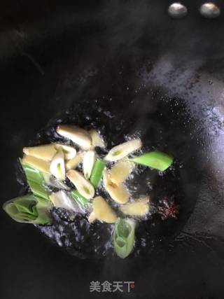 土豆猪肉炖粉条的做法步骤：5