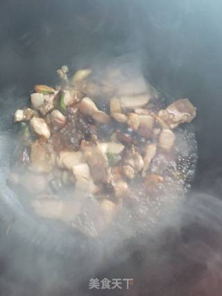 土豆猪肉炖粉条的做法步骤：7