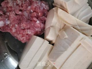 白菜豆腐汤的做法步骤：1